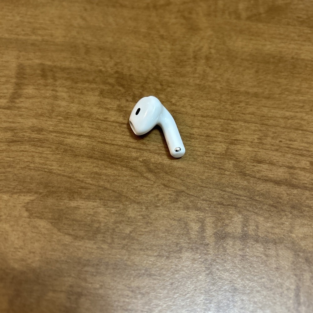 Apple AirPods 4th Gen RIGHT SIDE ONLY OEM Replacement AirPod 4 No Case A3050